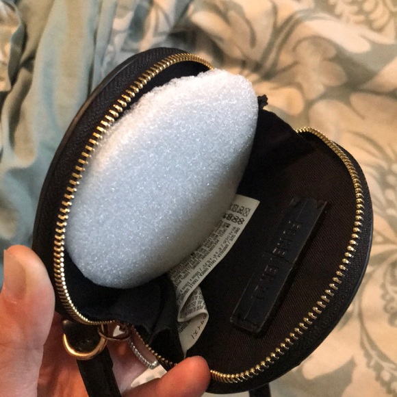 Forever 21 Circle wristlet - Picture 3 of 3